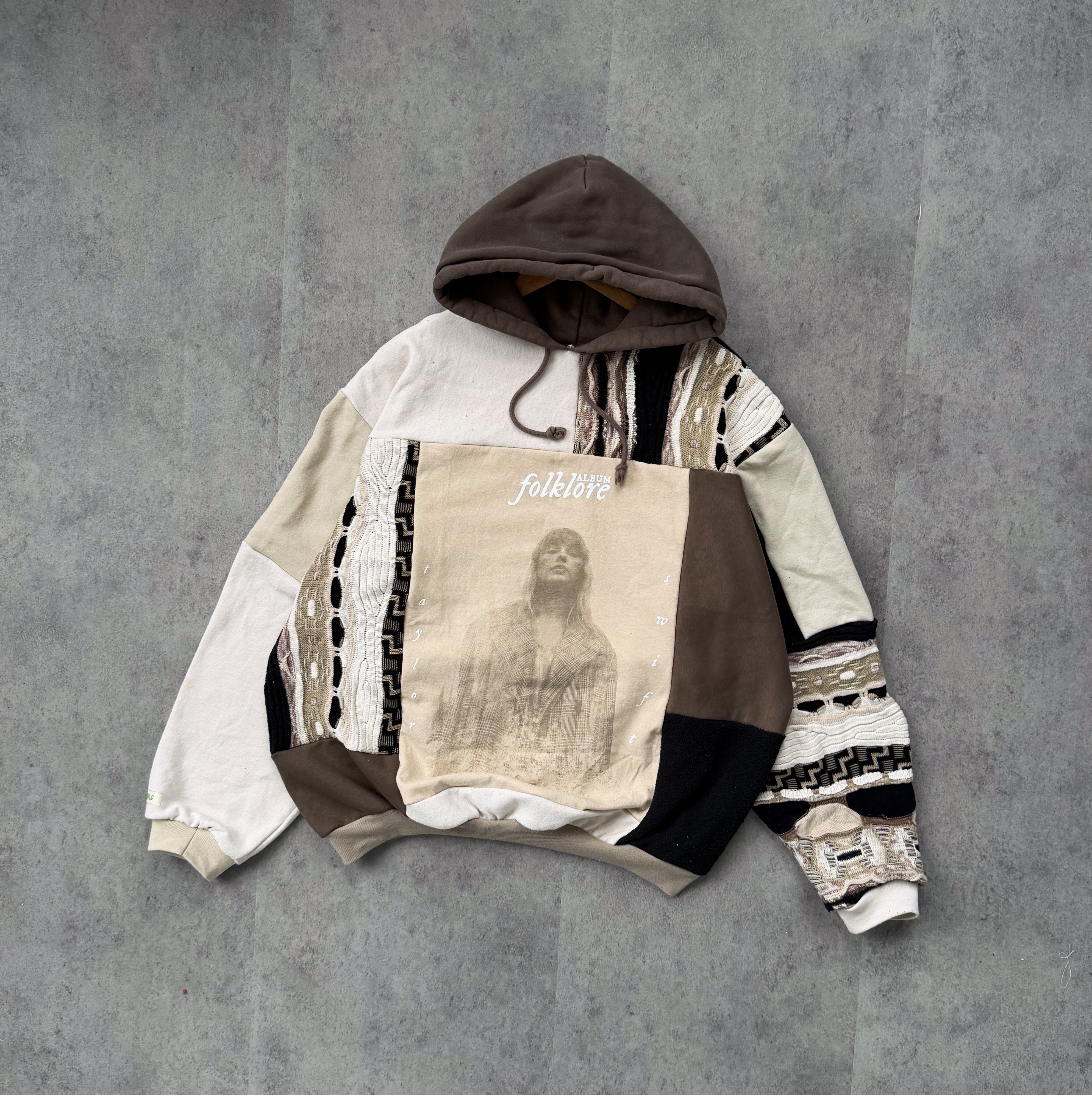 Folklore (XS-XL)