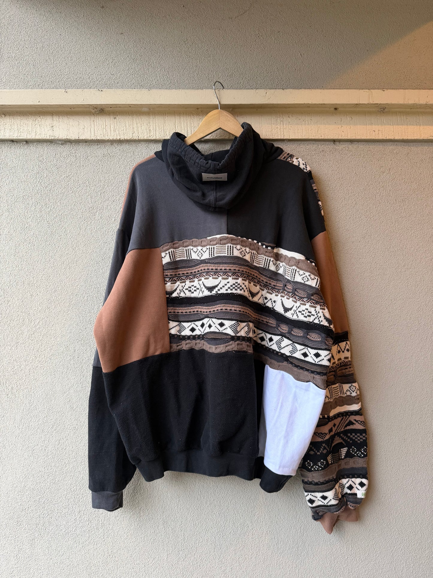 Essentials Chocolate Chip (XS-XXL)