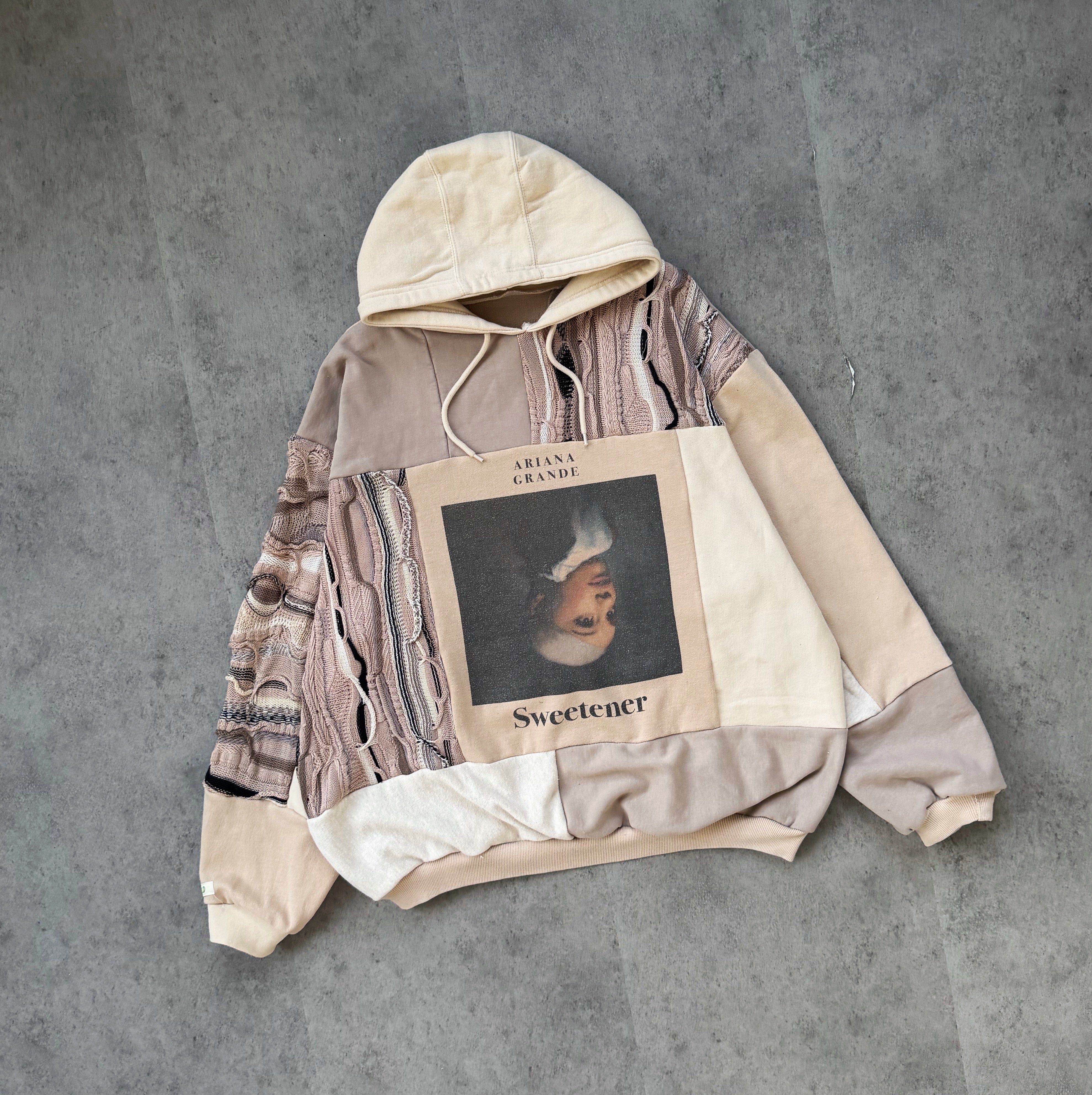 Ariana Grande (XS-XL)